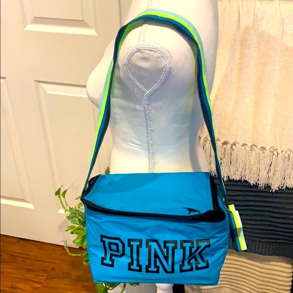PINK insulated lunch bag with zipper closure